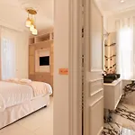 Vila Luxueuse 7 Avec Piscine - *