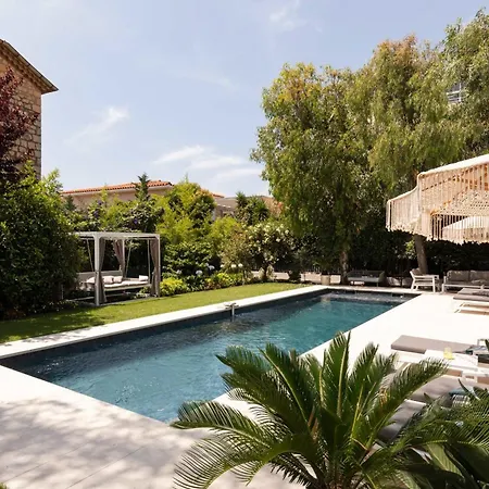 Luxueuse 7 Avec Piscine - *