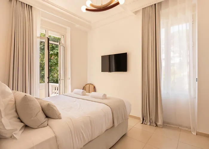 Villa Luxueuse 7 Avec Piscine - *