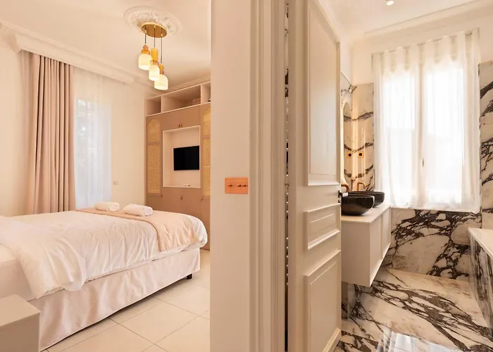 Villa Luxueuse 7 Avec Piscine - *