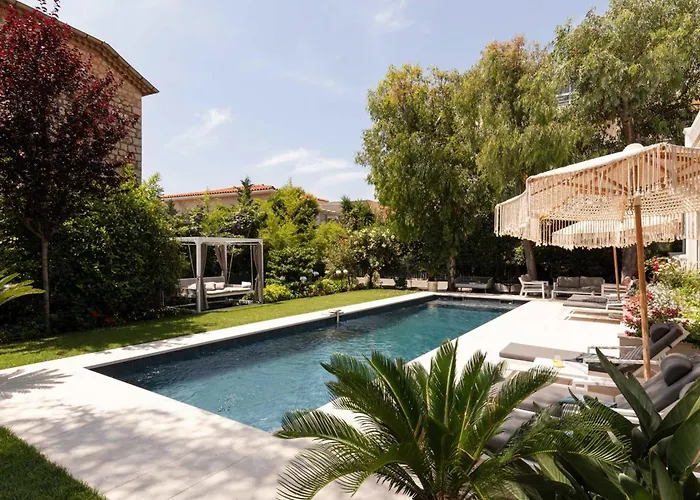 Luxueuse 7 Avec Piscine - *